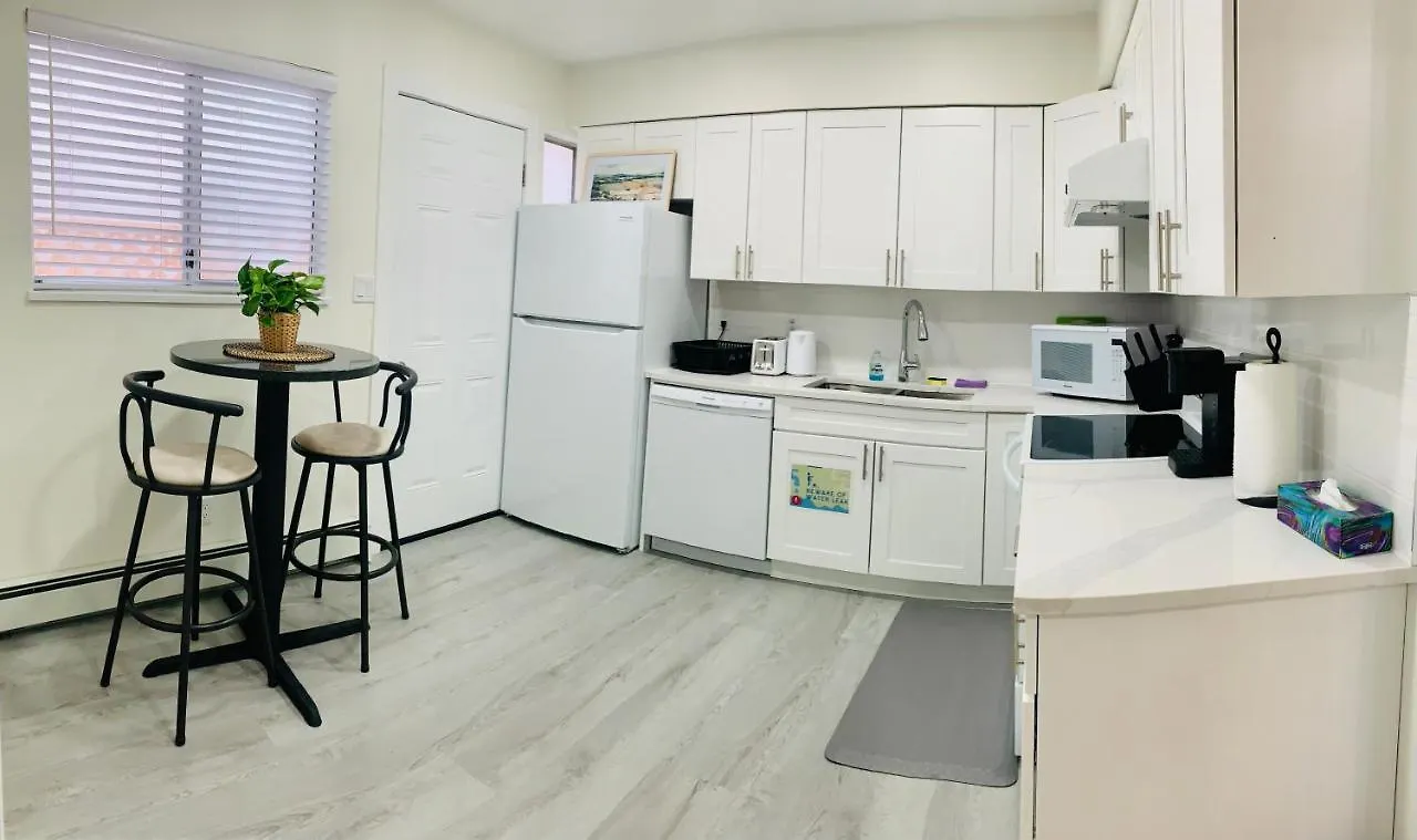 Cozy Vancouver Home And Free Parking-Ideal Gateway 0*,  Kanada